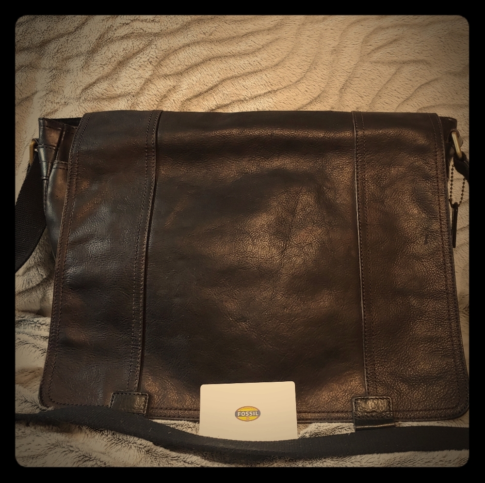 Over the shoulder messenger bag .